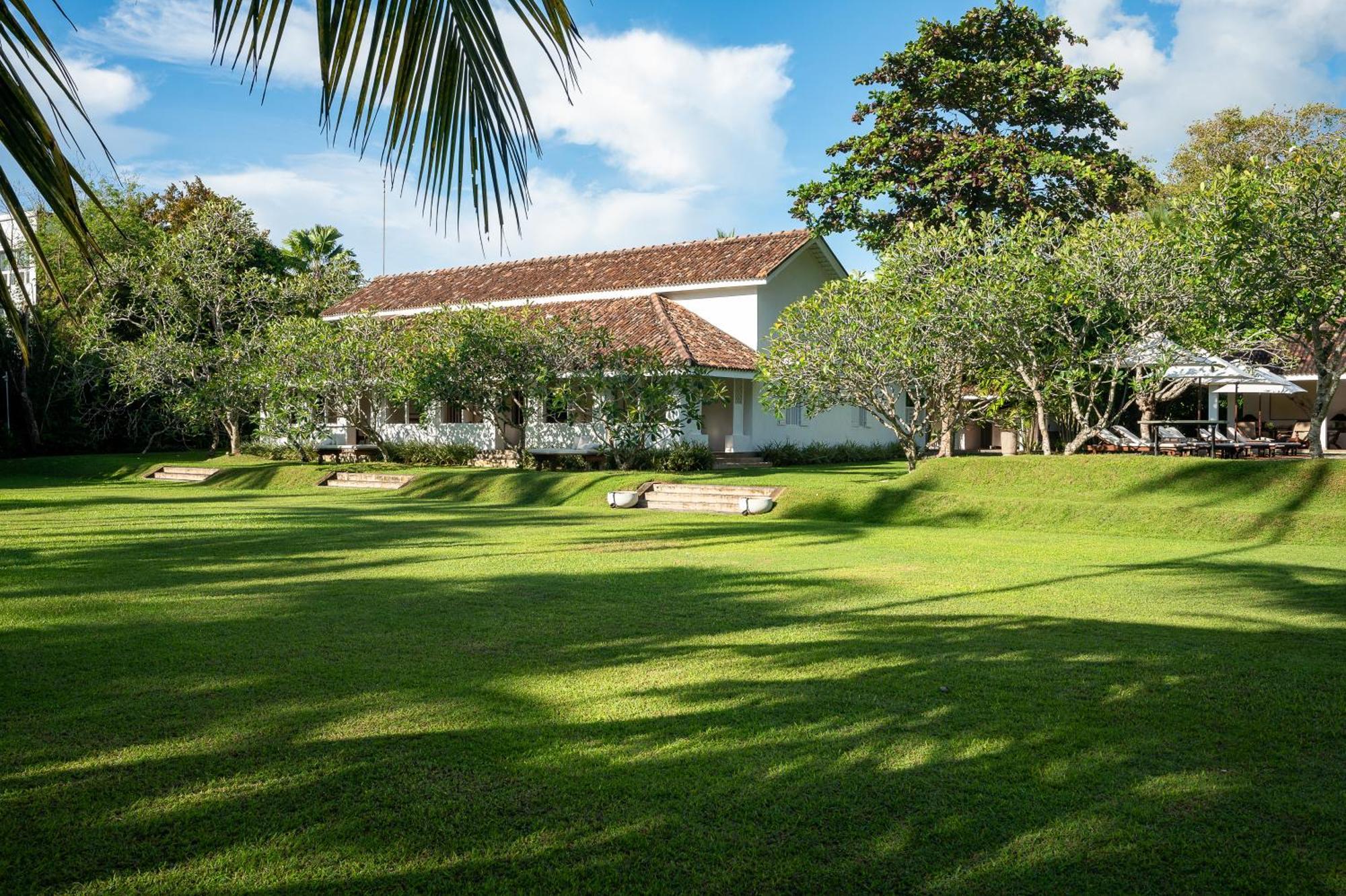 Taru Villas - Rock Villa - Bentota Exterior foto