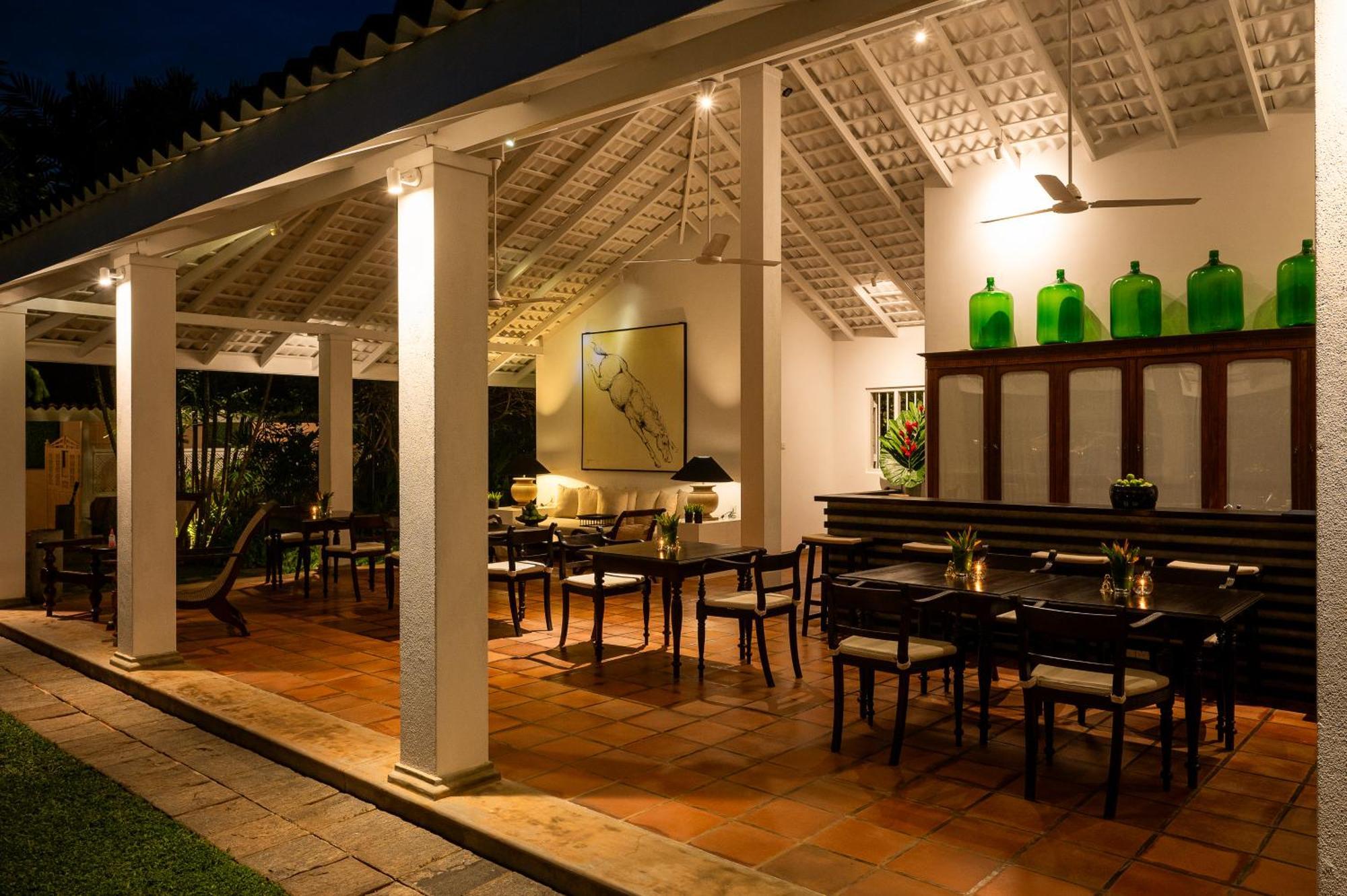 Taru Villas - Rock Villa - Bentota Exterior foto