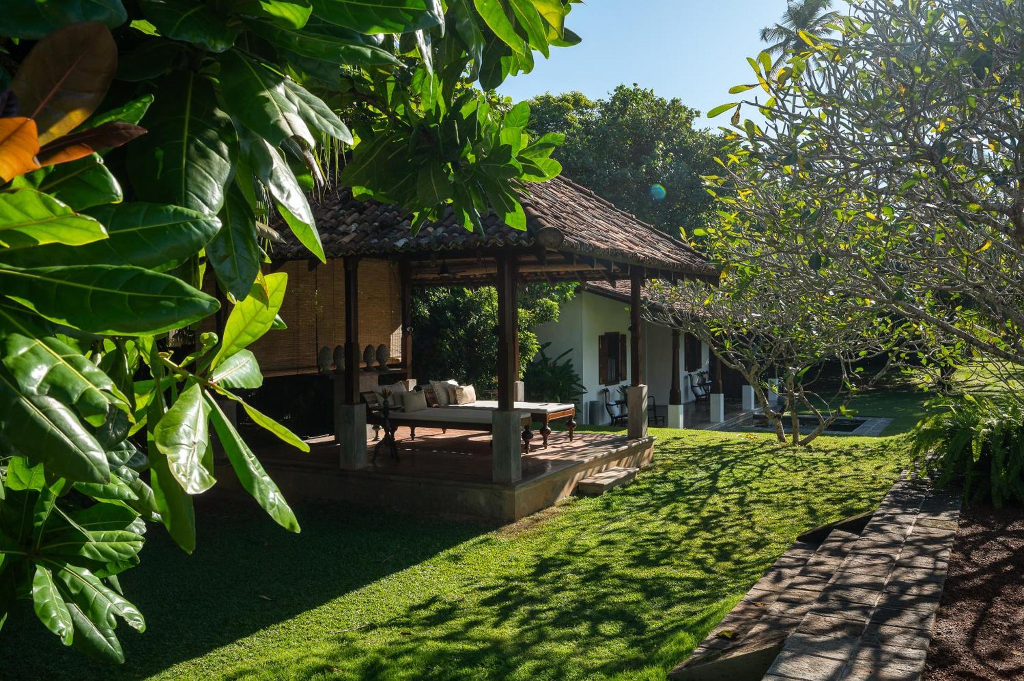 Taru Villas - Rock Villa - Bentota Exterior foto