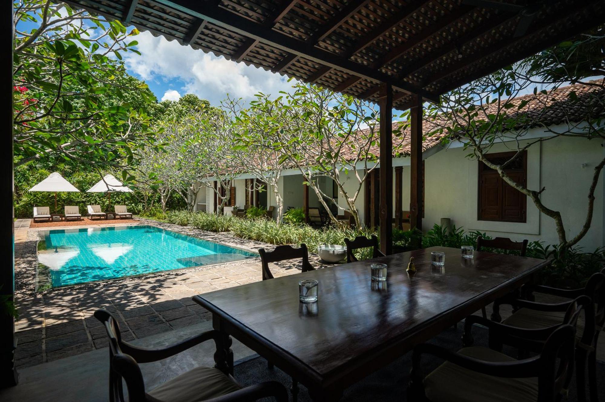 Taru Villas - Rock Villa - Bentota Exterior foto