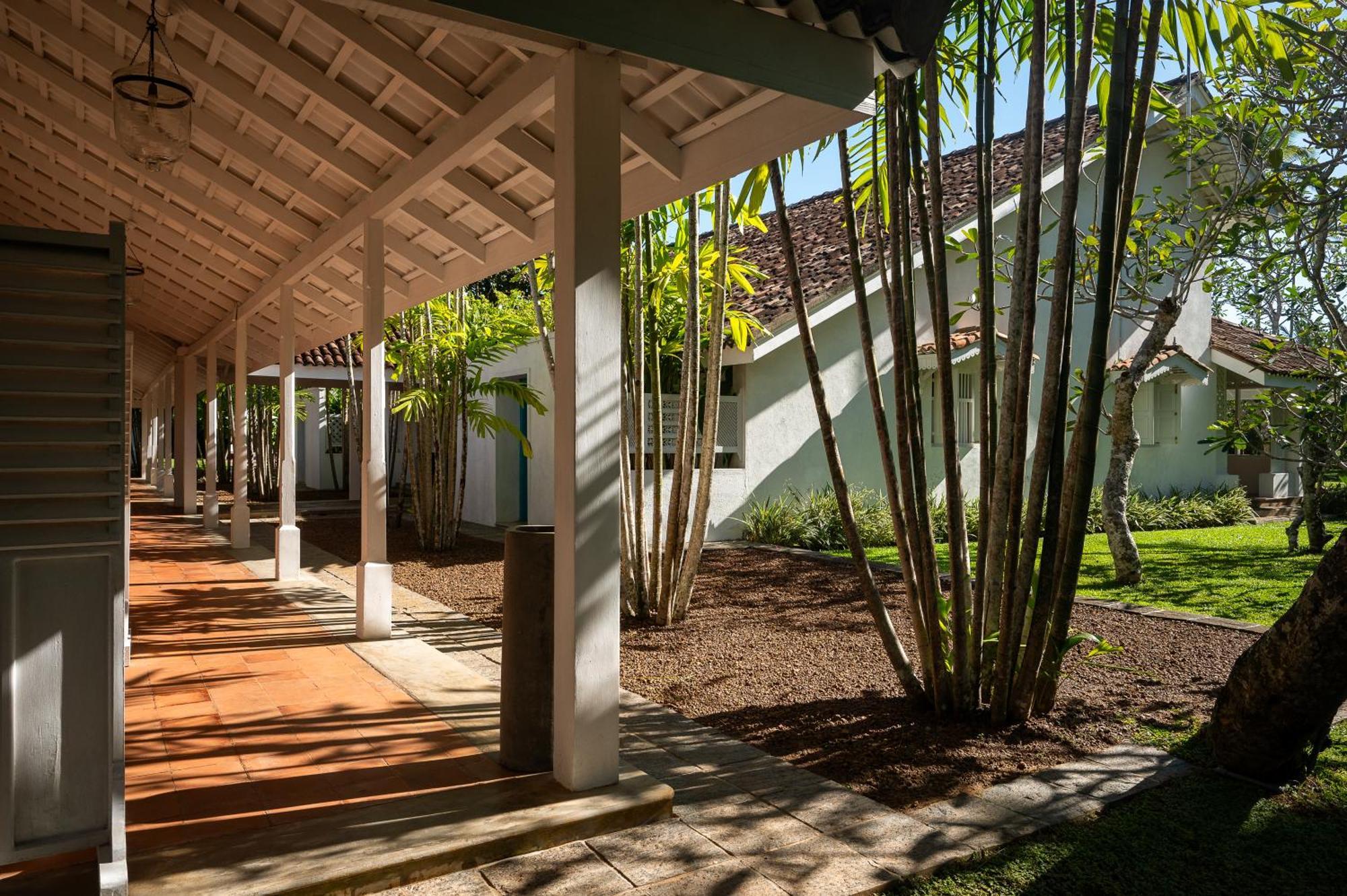 Taru Villas - Rock Villa - Bentota Exterior foto